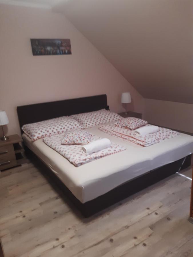 Boglárka Apartman Gyula Kültér fotó