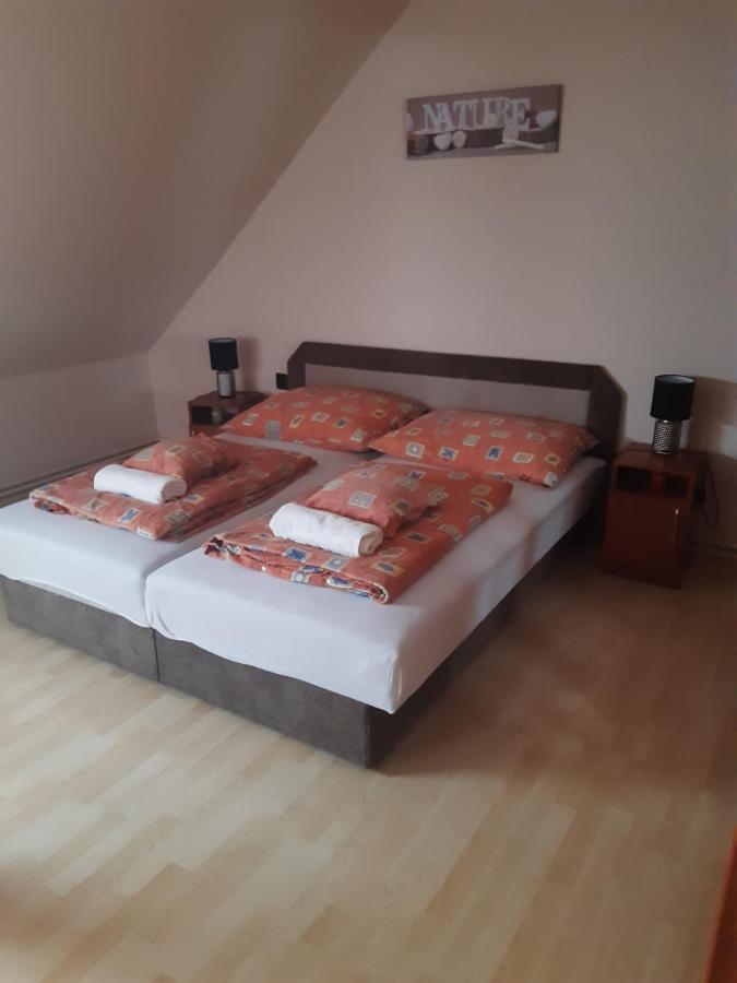 Boglárka Apartman Gyula Kültér fotó